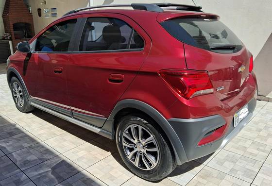 CHEVROLET ONIX 1.4 MPFI ACTIV 8V FLEX 4P AUTOMÁTICO